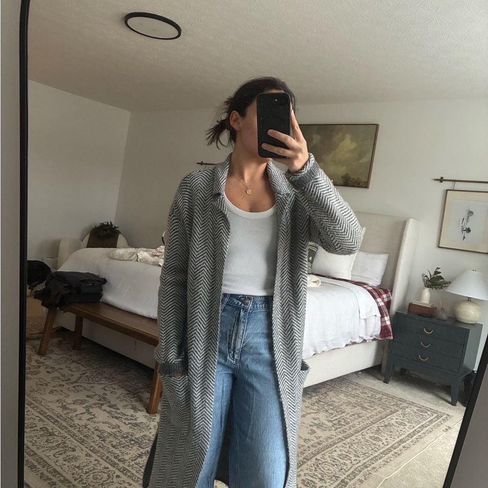 Abercrombie & Fitch Black and White Chevron Cardigan